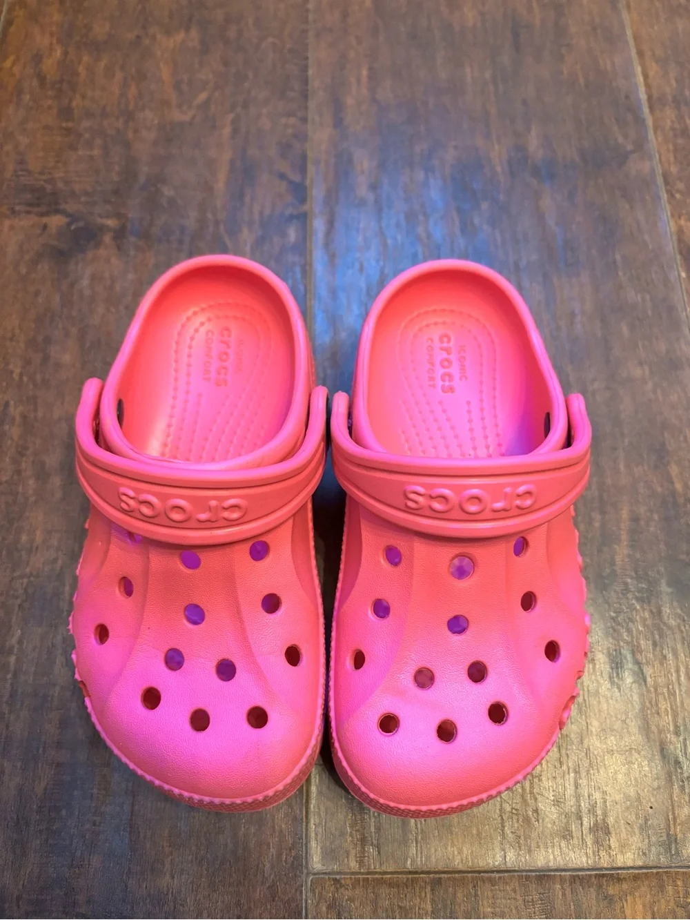 CROCS Kids Classic Clog in Hot Pink